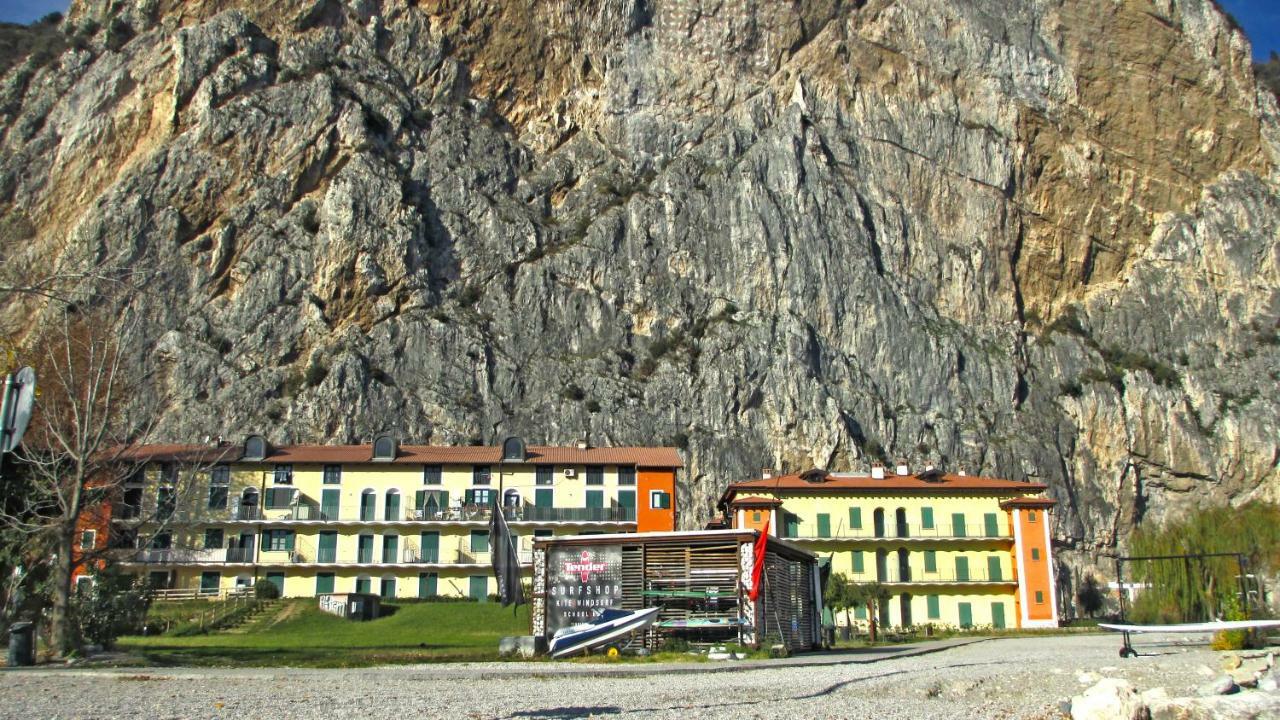 Апартаменты Campione Splendid View By Gardadomusmea Кампионе-дель-Гарда Экстерьер фото